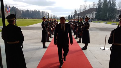 Alojz Kovšca, predsednik Državnega sveta na sprejemu za svojce padlih v vojni za Slovenijo 1991.<br>(Avtor: Milan Skledar)