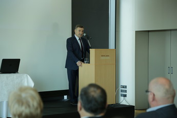 Branko Meh, predsednik OZS na delovnem srečanju DS in OZS, 2018 v Postojni<br>(Avtor: Milan Skledar)