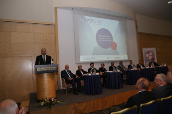 Alojz Kovšca, predsednik Gospodarsko aktivne stranke GAS in predsednik Državnega sveta<br>(Avtor: Milan Skledar)