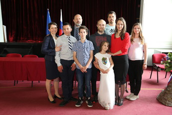 Družina Alojza Kovšce, predsednika stranke GAS in Državnega sveta RS<br>(Avtor: Milan Skledar)