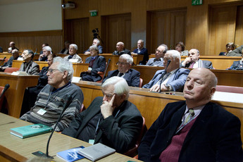 Prvi predsednik RS Milan Kučan in dr. Niko Toš (na skrajni levi)<br>(Avtor: Milan Skledar)