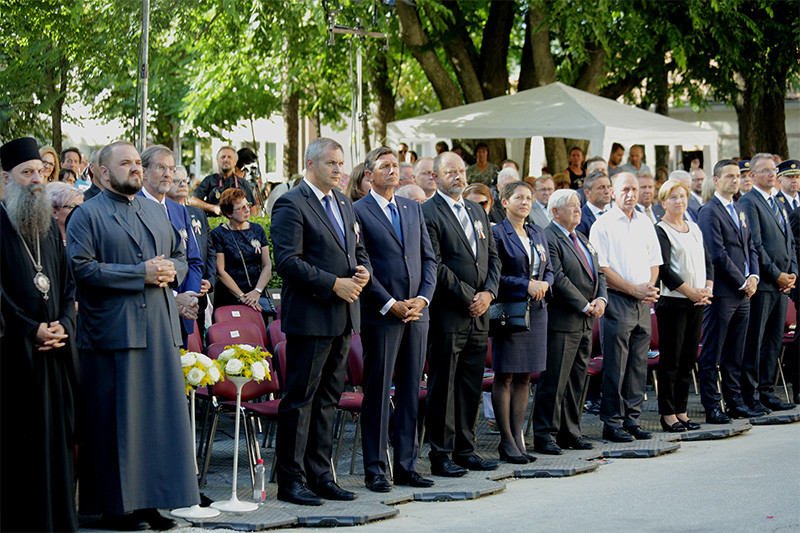 Sv. maše ob 100. obletnici združitve prekmurskih Slovencev z matičnim narodom se je udeležil ves slovenski politični vrh<br>(Avtor: Milan Skledar)