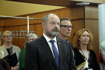 Alojz Kovšca, predsednik DS na odprtju razstave Vizije SO 13<br>(Avtor: Milan Skledar / S-tv)