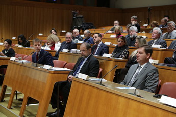 Iz leve: Marc W. van Rijnsoever, predsednik Slovensko - nizozemskega poslovnega kluba, Alojz Kovšca, predsednik DS RS in dr. Miro Cerar, zunanji minister RS na posvetu: Gospodarska diplomacija, primer Slovenije in Nizozemske, 2019 <br>(Avtor: Milan Skledar)