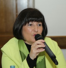 Eva Štravs Podlogar, državna sekretarka Ministrstva za gospodarski razvoj in tehnologijo na posvetu: Pomen lesarstva in gozdarstva za razvoj Slovenije  <br>(Avtor: Milan Skledar)