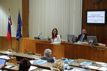 Andreja Katič, ministrica za pravosodje na 16. redni seji Državnega sveta<br>(Avtor: Milan Skledar)