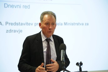 Branko Tomažič, državni svetnik na 13. redni seji DS, VI. mandat<br>(Avtor: Milan Skledar)