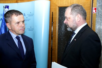 Dimitar Ivanov Abadjiev, bolgarski veleposlanik in predsednik Državnega sveta, Alojz Kovšca<br>(Avtor: Milan Skledar)