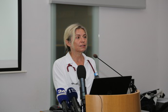 Dr. Nada Rotovnik Kozjek na novinarski konferenci Pravi moški, 2018<br>(Avtor: Milan Skledar)