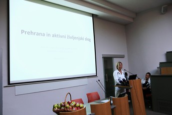 Dr. Nada Rotovnik Kozjek na novinarski konferenci Pravi moški, 2018<br>(Avtor: Milan Skledar)