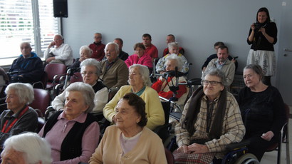 Literarni večer Cirila Zlobca v Domu starejših občanov Šiška<br>(Avtor: S-TV Skledar)