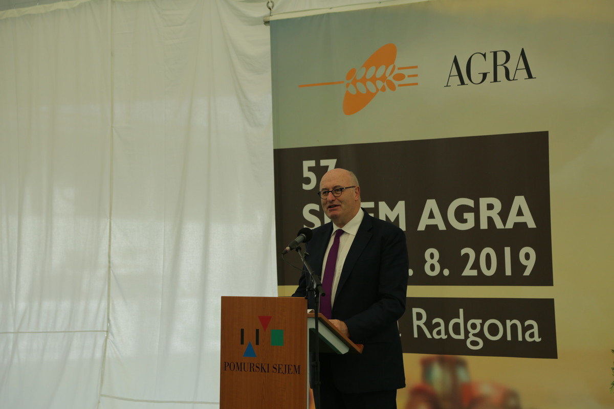 Phil Hogan, evropski komisar za kmetijstvo, razvoj in podeželje<br>(Avtor: Milan Skledar)