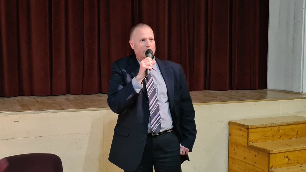 Mag. Gregor Kaplan, predsednik Mednarodnega odbora izgnancev in beguncev žrtev fašizma in nacizma v letih 1920 - 1945. Sestanek članov krajevnih organizacij Društva izgnancev Slovenije Bežigrad, Šiška in LJ-Moste-Polje, 2022<br>(Avtor: Milan Skledar)