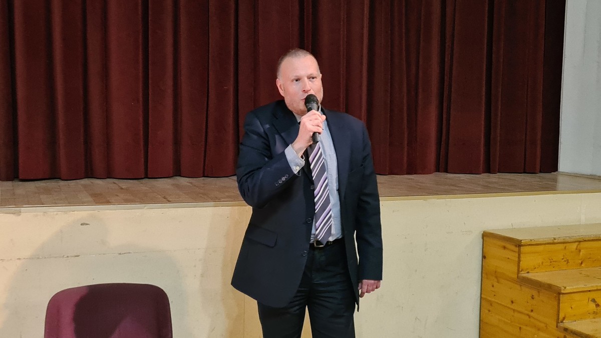 Mag. Gregor Kaplan, predsednik Mednarodnega odbora izgnancev in beguncev žrtev fašizma in nacizma v letih 1920 - 1945. Sestanek članov krajevnih organizacij Društva izgnancev Slovenije Bežigrad, Šiška in LJ-Moste-Polje, 2022<br>(Avtor: Milan Skledar)