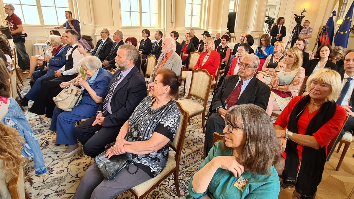 Ivica Žnidaršič, predsednica Društva izgnancev Slovenije prejela Red za zasluge od Boruta Pahorja<br>(Avtor: Milan Skledar)