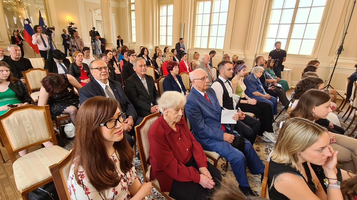 Ivica Žnidaršič, predsednica Društva izgnancev Slovenije prejela Red za zasluge od Boruta Pahorja<br>(Avtor: Milan Skledar)