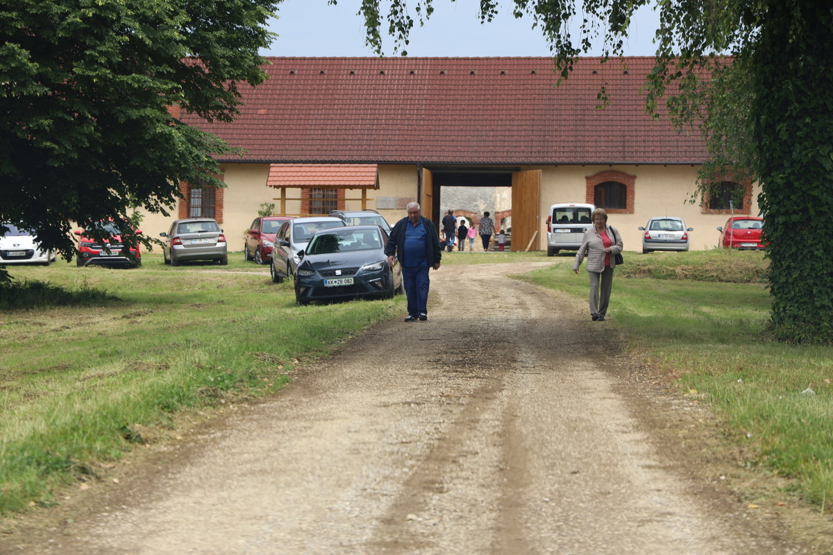 Dan odprtih vrat, območje zbirnega centra gradu Rajhenburg v Brestanici<br>(Avtor: Milan Skledar)