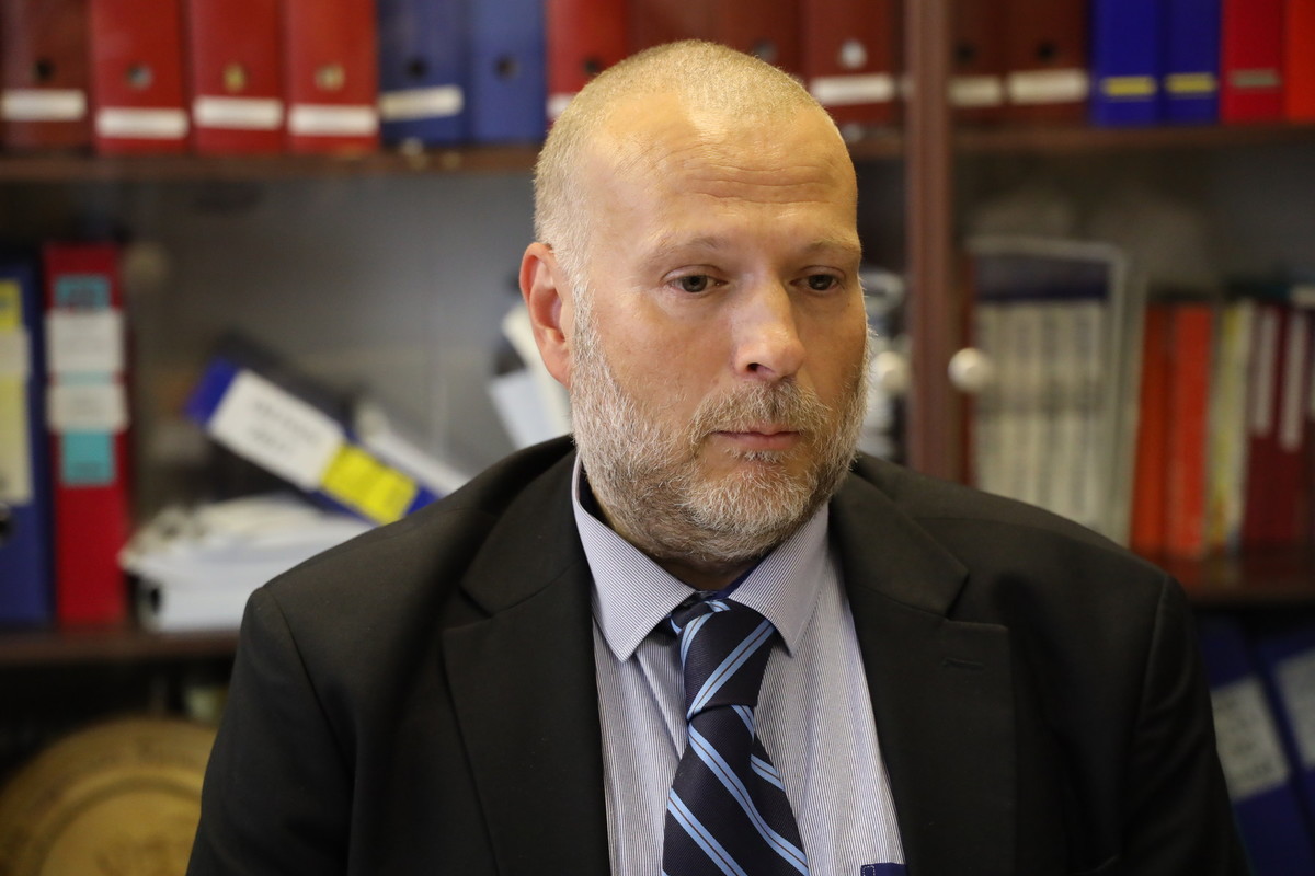 Mag. Gregor Kaplan, potomec slovenskih izgnancev in poznavalec tematike slovenskega izgnanstva<br>(Avtor: Milan Skledar)