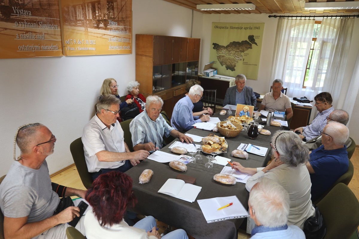 Seja Izvršnega odbora Društva izgnancev Slovenije <br>(Avtor: Milan Skledar)