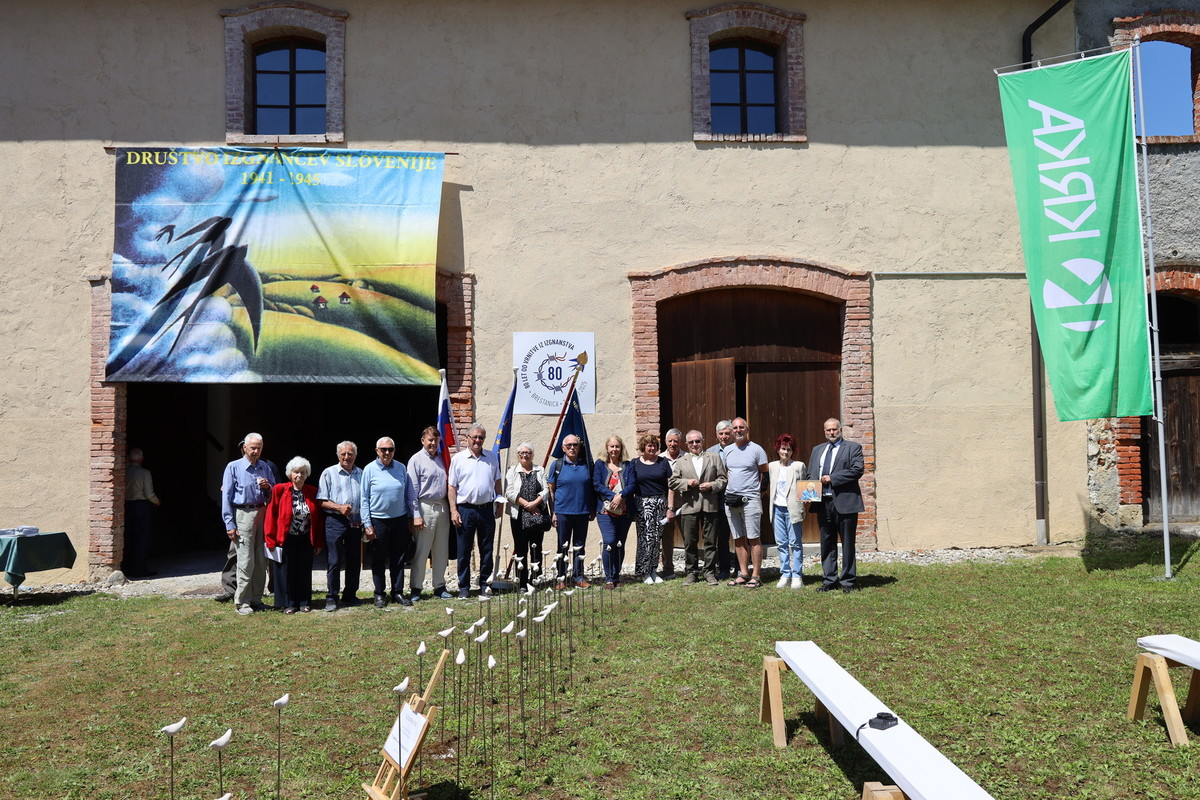 Člani Izvršnega odbora Društva izgnancev Slovenbije 1941 - 1945, na Dnevu odprtih vrat, 7. junija 2026, v Brestanici<br>(Avtor: Milan Skledar)