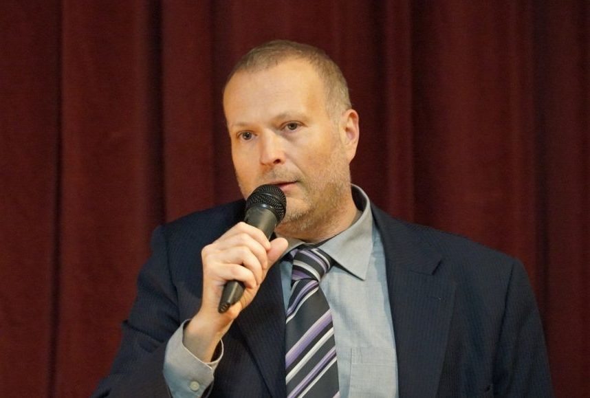 Mag. Gregor Kaplan, predsednik Mednarodnega odbora izgnancev in beguncev žrtev fašizma in nacizma v letih 1920 - 1945. Sestanek članov krajevnih organizacij Društva izgnancev Slovenije Bežigrad, Šiška in LJ-Moste-Polje, 2022<br>(Avtor: Milan Skledar)