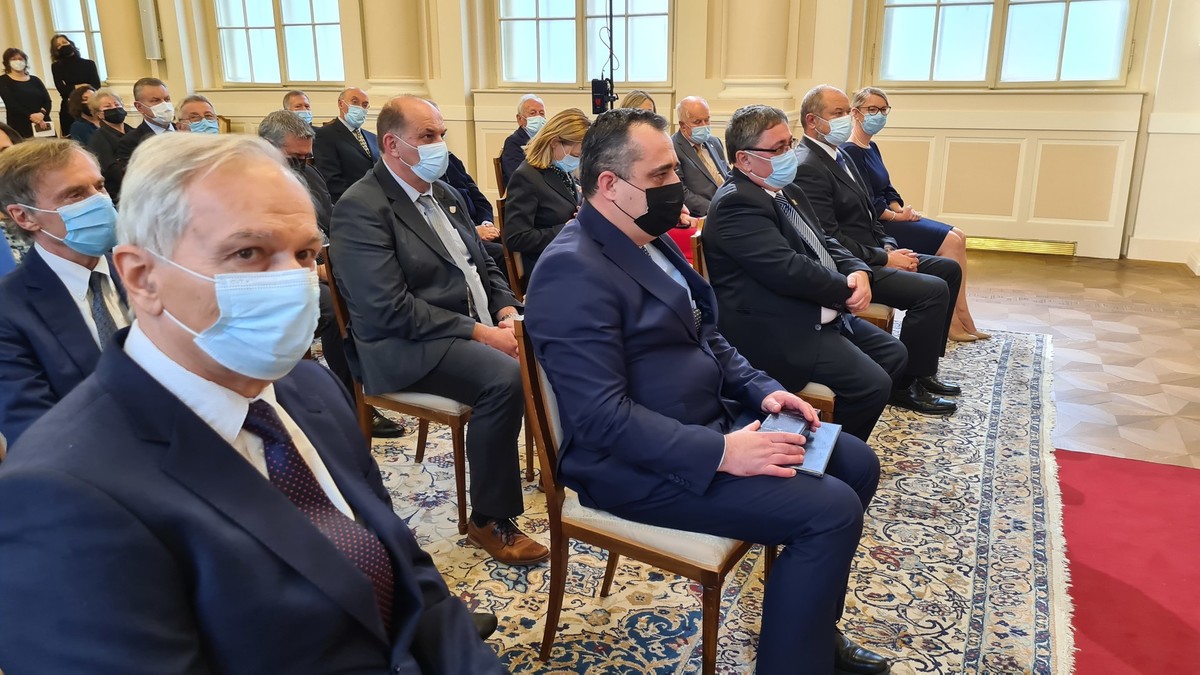 Slovesnost ob vročitvi državnih odlikovanj v predsedniški palači, 2021<br>(Avtor: Milan Skledar)