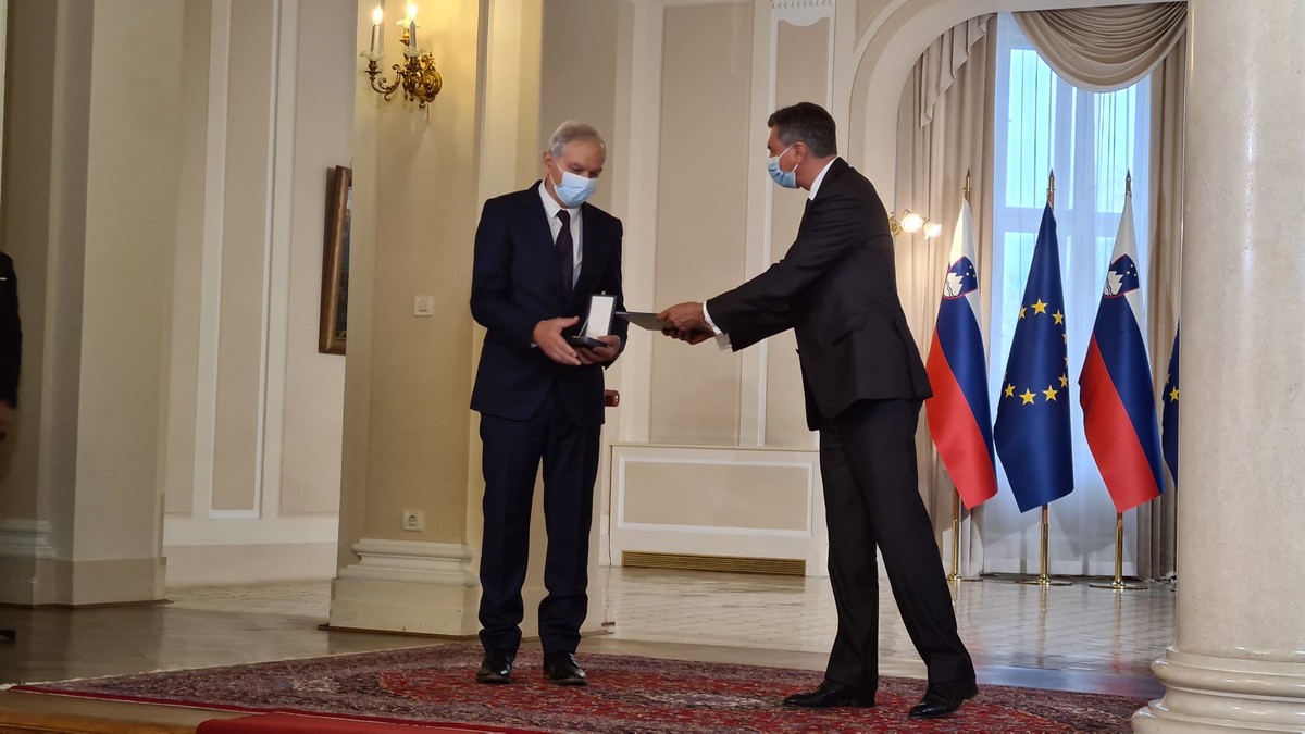 Slovesnost ob vročitvi državnih odlikovanj v predsedniški palači, 2021<br>(Avtor: Milan Skledar)