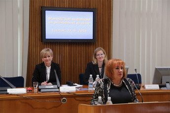 Vlasta Nussdorfer, varuhinja človekovih pravic  nagovorila udeležence posveta Starejši kot sedanjost in prihodnost družbe,27.09. 2018<br>(Avtor: Milan Skledar)