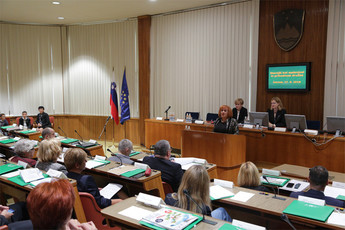 Vlasta Nussdorfer, varuhinja človekovih pravic  nagovorila udeležence posveta Starejši kot sedanjost in prihodnost družbe,27.09. 2018<br>(Avtor: Milan Skledar)