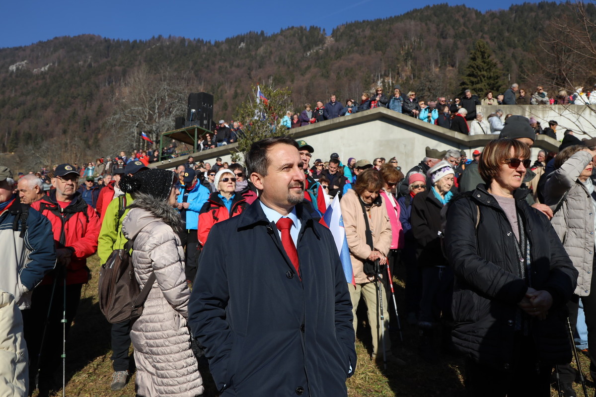 Igor Velov, državni svetnik ob 78-letnici dražgoške bitke pri spomeniku v Dražgošah<br>(Avtor: Milan Skledar)