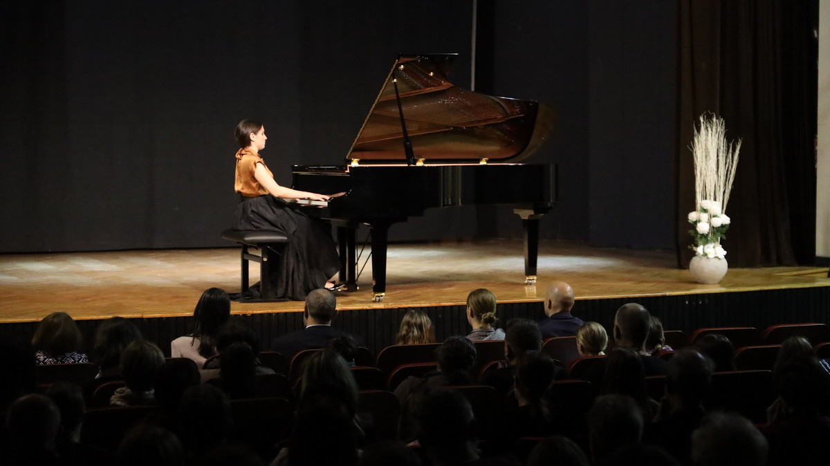 Maja Fajdiga, pianistka<br>(Avtor: Milan Skledar)