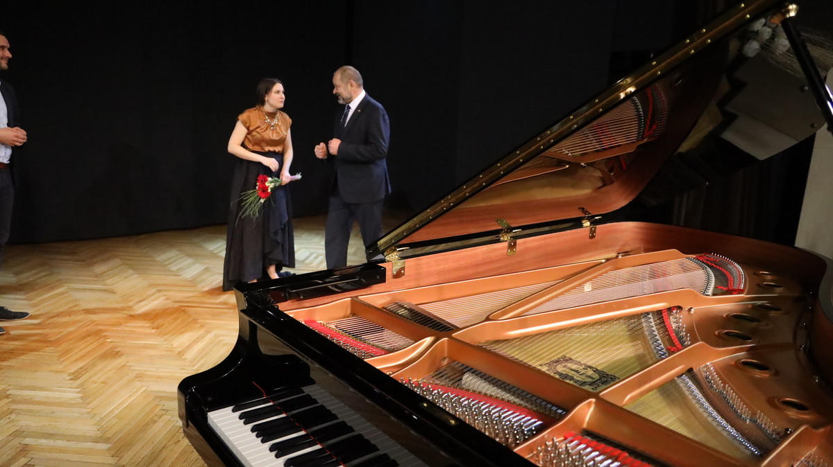 Alojz Kovšca, predsednik Državnega sveta in Maja Fajdiga, pianistka<br>(Avtor: Milan Skledar)