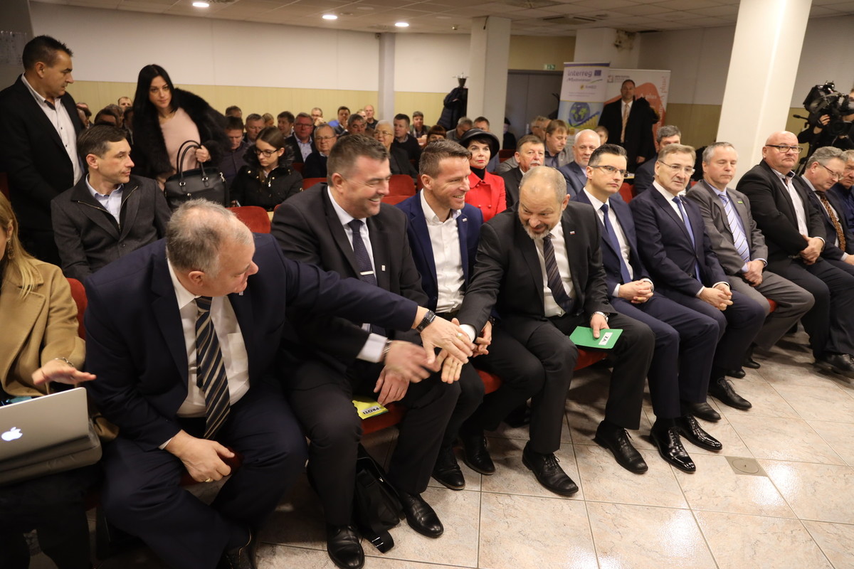 Udeleženci redne skupščine Obrtno-podjetniške zbornice Slovenije<br>(Avtor: Milan Skledar)