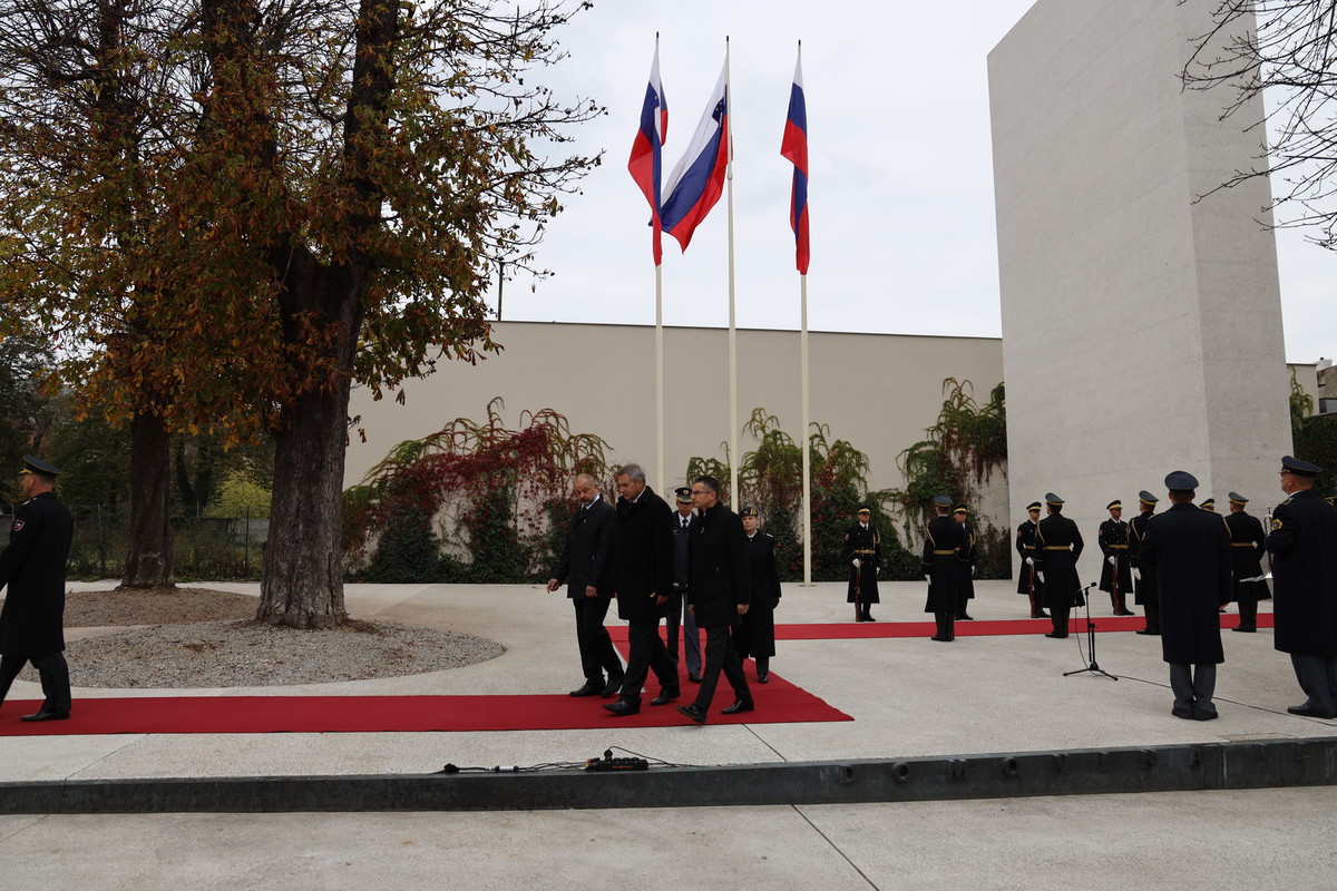  Osrednja spominska slovestnost ob dnevu spomina na mrtve<br>(Avtor: Milan Skledar)