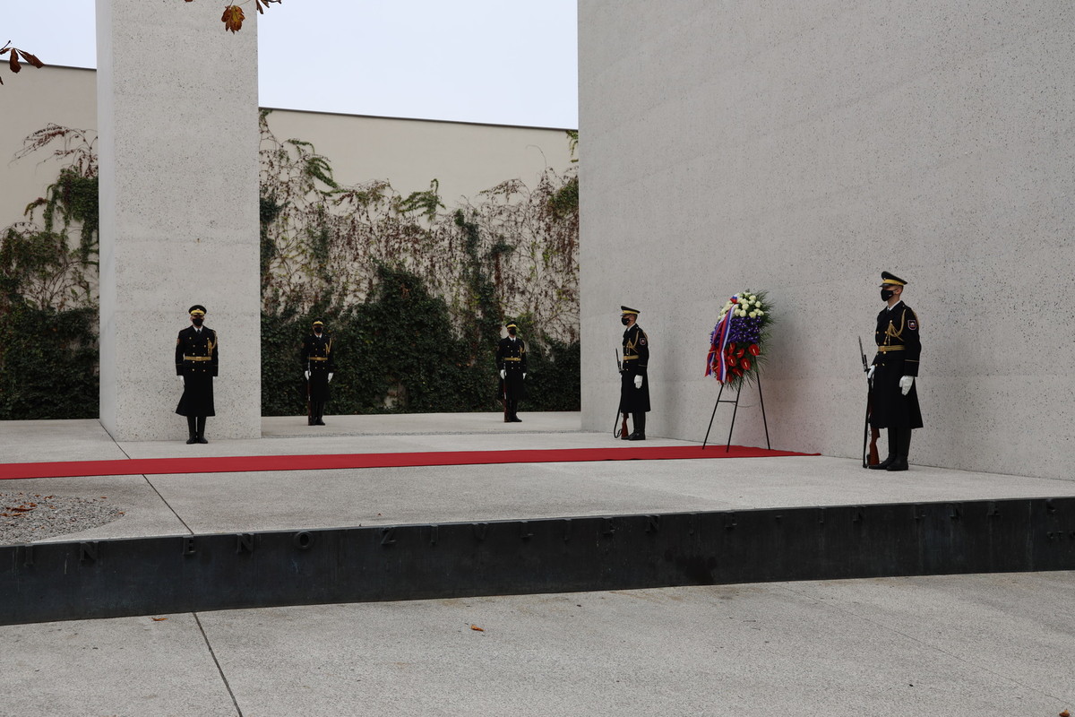 Osrednja spominska slovesnost ob dnevu spomina na mrtve, 2020<br>(Avtor: Milan Skledar)