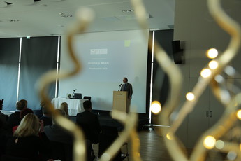 Alojz Kovšca, predsednik DS na delovnem srečanju DS in OZS, 2018 v Postojni<br>(Avtor: Milan Skledar)