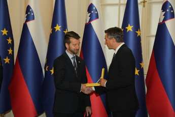 Roman Završek, predsednik Odvetniške zbornice Slovenije, Borut Pahor, predsenik Republike Slovenije na podelitvi odlikovanja predsednika Republike Slovenije Odvetniški zbornici Slovenije <br>(Avtor: Milan Skledar)