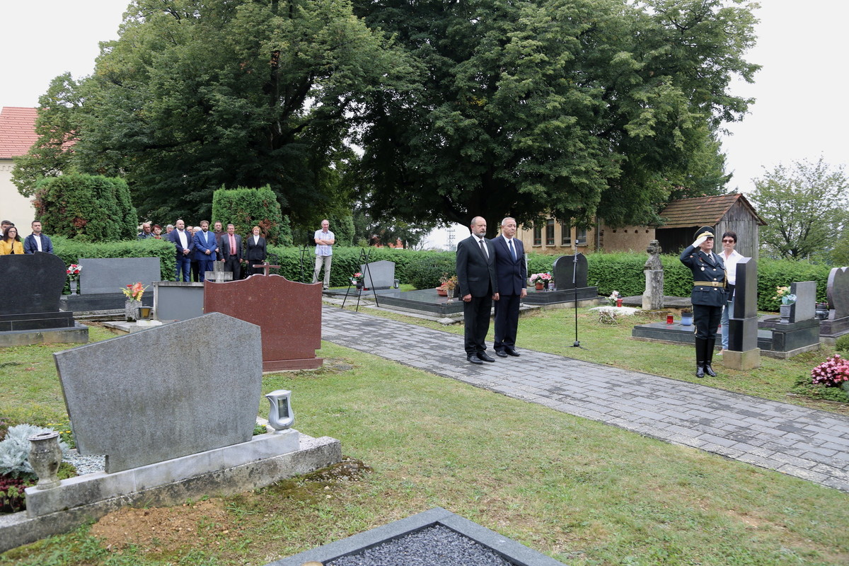 Predsednik Državnega sveta RS Alojz Kovšca in župan Moravskih Toplic Alojz Glavač v Kančevcih na Goričkem<br>(Avtor: Milan Skledar)