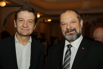 Simon Vrhunec, medicinski center Barsos in Alojz Kovšca, predsednik Državnega sveta na sprejemu v hotelu Union v počastitev rojstnega dne kralja Japonske <br>(Avtor: Milan Skledar)