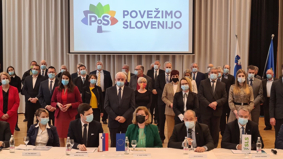 Podpis sporazuma o skupnem nastopu strank SLS, Konkretno, Zeleni Slovenije, NLS in Novi socialdemokrati na letošnjih volitvah poslancev v Državni zbor RS<br>(Avtor: Milan Skledar)