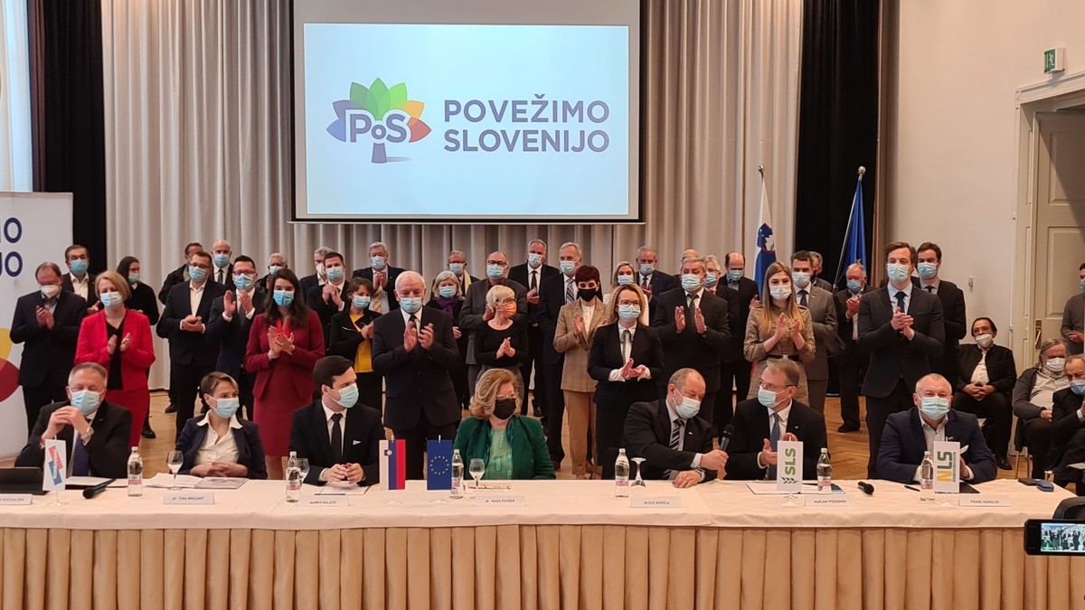 Podpis sporazuma o skupnem nastopu strank SLS, Konkretno, Zeleni Slovenije, NLS in Novi socialdemokrati na letošnjih volitvah poslancev v Državni zbor RS<br>(Avtor: Milan Skledar)