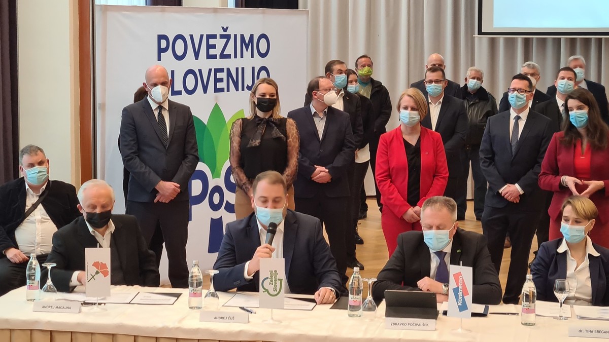 Podpis sporazuma o skupnem nastopu strank SLS, Konkretno, Zeleni Slovenije, NLS in Novi socialdemokrati na letošnjih volitvah poslancev v Državni zbor RS<br>(Avtor: Milan Skledar)