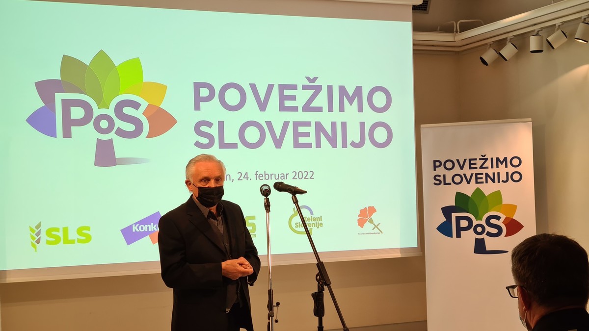 Andrej Magajna, predsednik Nove socialdemokracije. Srečanje gibanja Povežimo Slovenijo, ki je nastalo s ciljem povezovanja različnosti in najboljšega, je 25. februarja 2022, potekalo v knjižnici Cirila Kosmača v Tolminu<br>(Avtor: Milan Skledar)