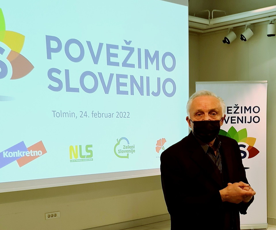 Andrej Magajna, predsednik Nove socialdemokracije. Srečanje gibanja Povežimo Slovenijo, ki je nastalo s ciljem povezovanja različnosti in najboljšega, je 25. februarja 2022, potekalo v knjižnici Cirila Kosmača v Tolminu<br>(Avtor: Milan Skledar)