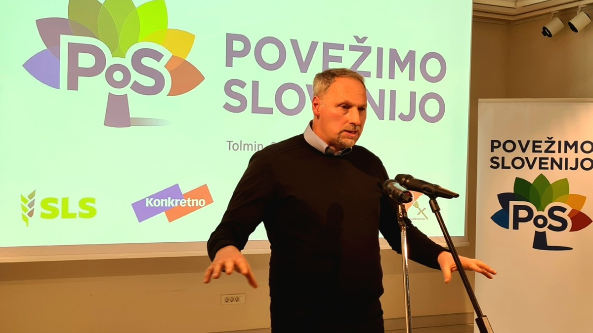 Marko Matajurc, župan občine Kobarid. Srečanje gibanja Povežimo Slovenijo, ki je nastalo s ciljem povezovanja različnosti in najboljšega, je 25. februarja 2022, potekalo v knjižnici Cirila Kosmača v Tolminu<br>(Avtor: Milan Skledar)