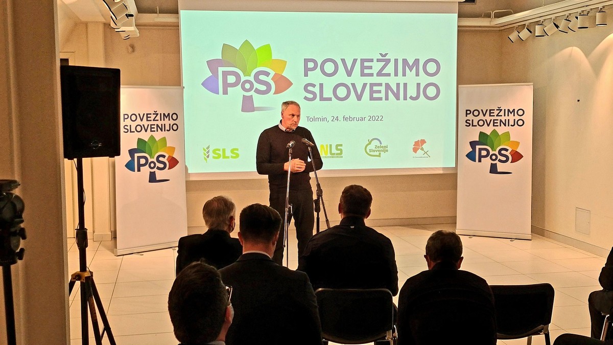 Marko Matajurc, župan občine Kobarid. Srečanje gibanja Povežimo Slovenijo, ki je nastalo s ciljem povezovanja različnosti in najboljšega, je 25. februarja 2022, potekalo v knjižnici Cirila Kosmača v Tolminu<br>(Avtor: Milan Skledar)