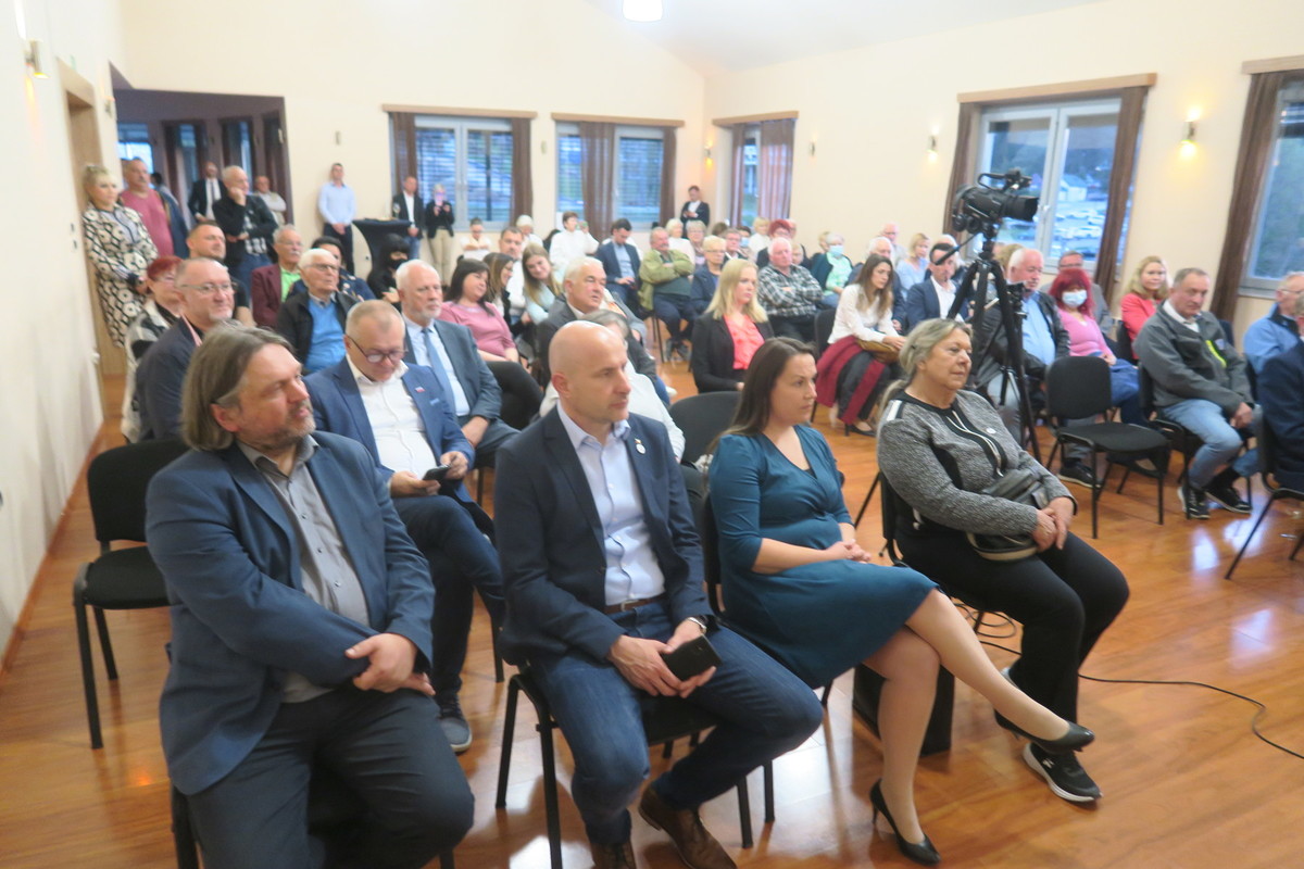 Predstavitev kandidatov gibanja Povežimo Slovenijo v volilni enoti 7, v Mariboru, 13. aprila 2022<br>(Avtor: Milan Skledar)