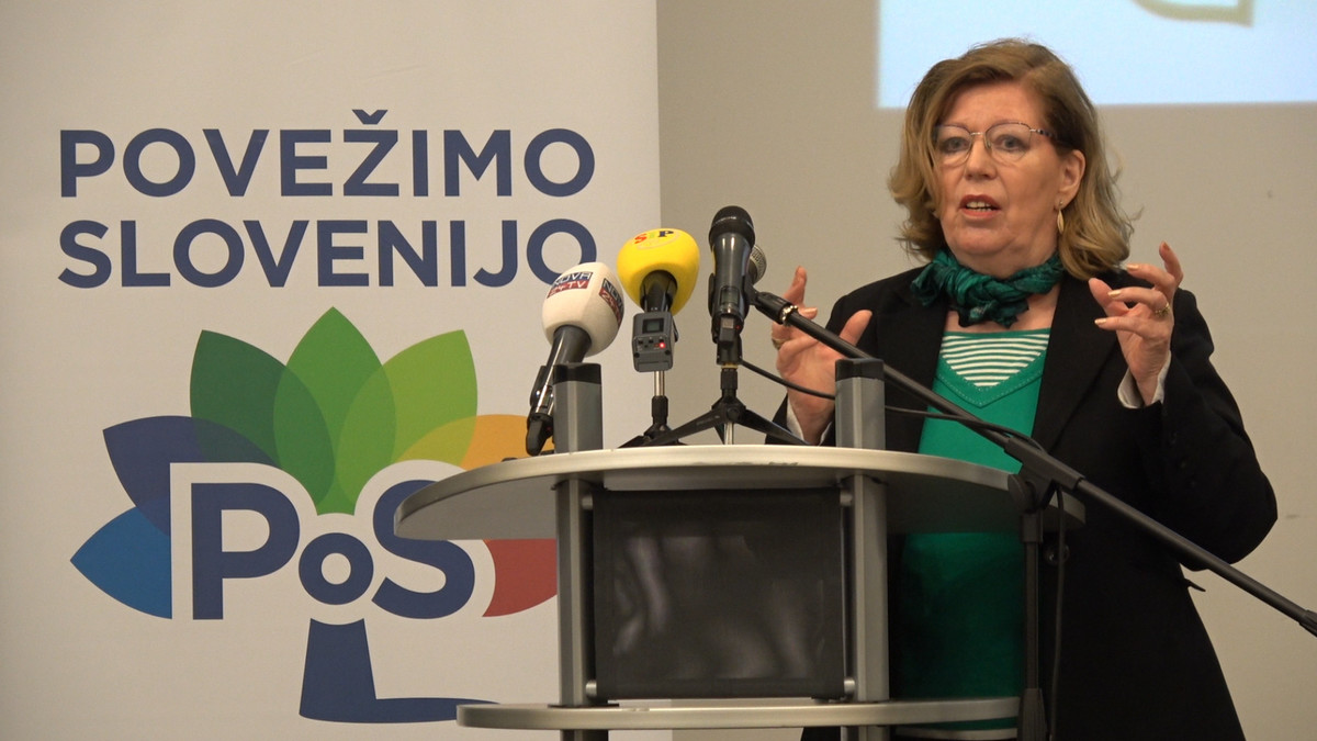 Dr. Nada Pavšer, podpredsednica, Zeleni Slovenije. Prihaja čas tistih, ki povezujejo. Srečanje gibanja Povežimo Slovenijo, ki gradi na povezovanju, dialogu in sodelovanju, je v ponedeljek, 28. februarja 2022, potekalo v Dornavi, ki leži na Ptujskem polju.<br>(Avtor: Milan Skledar)
