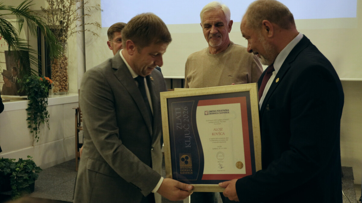 Zlati ključ OZS 2026 je prejel Alojz Kovšca, nekdanji dolgoletni predsednik OOZ Ljubljana Bežigrad in za krajše obdobje tudi predsednik OZS<br>(Avtor: Milan Skledar)