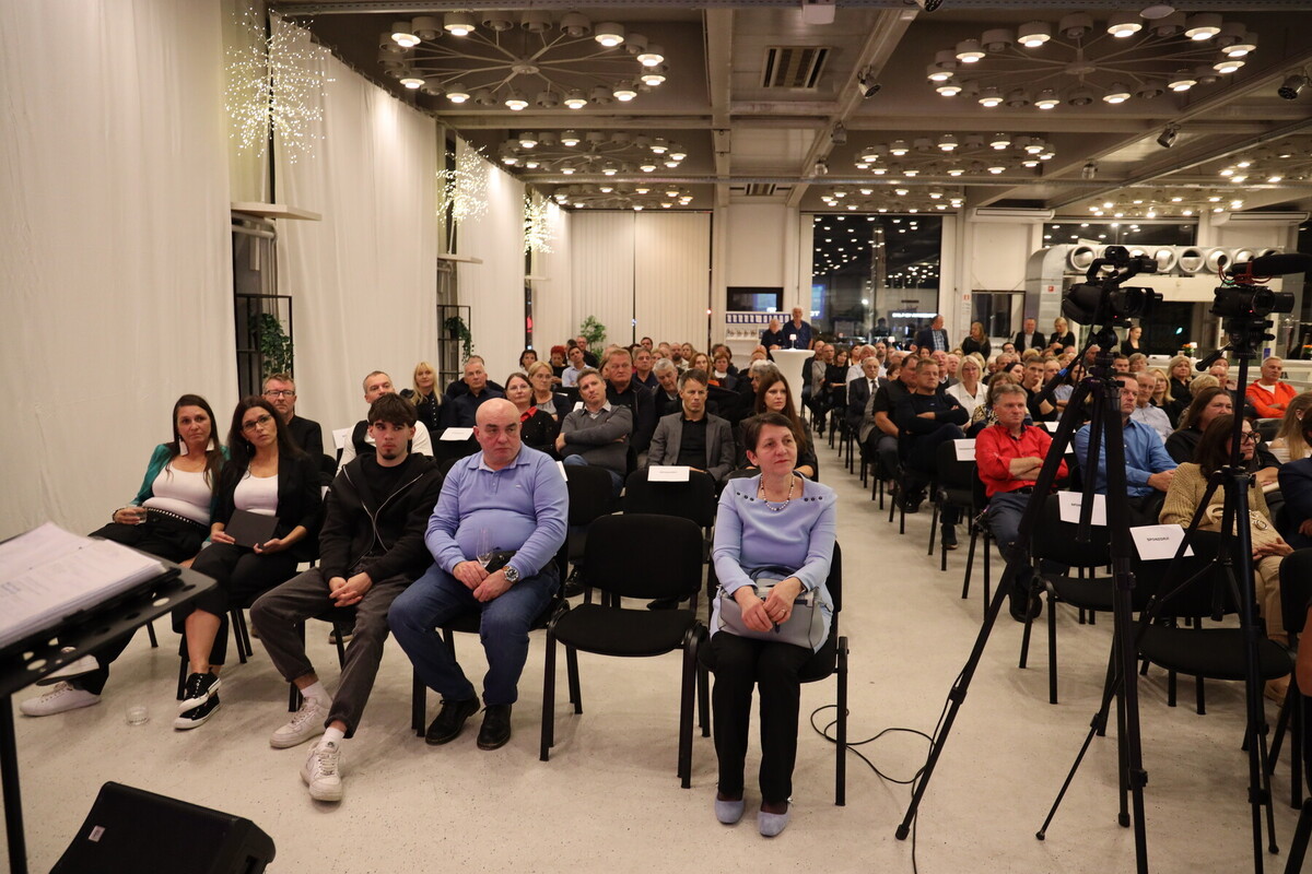 50-letnica Območne obrtno-podjetniške zbornice Ljubljana Bežigrad<br>(Avtor: Milan Skledar)